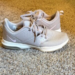 Nike Women's Light Gray Athletic Shoes
